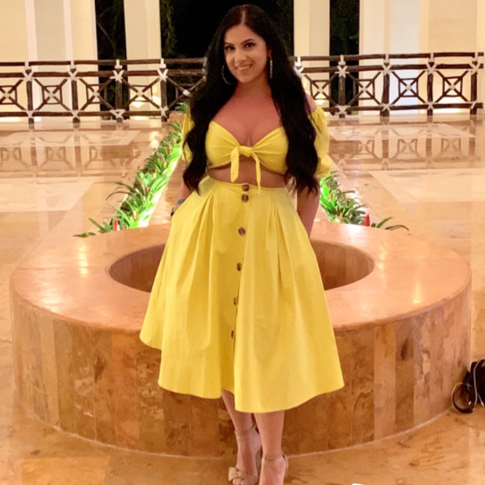 Yellow top and skirt set!